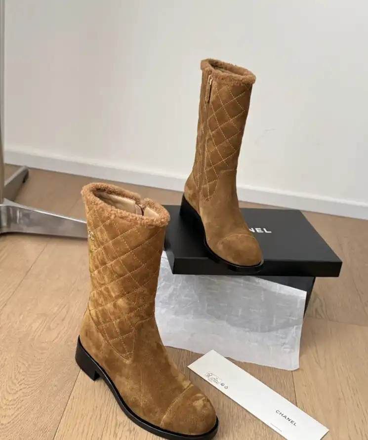 hype Chanel Boots