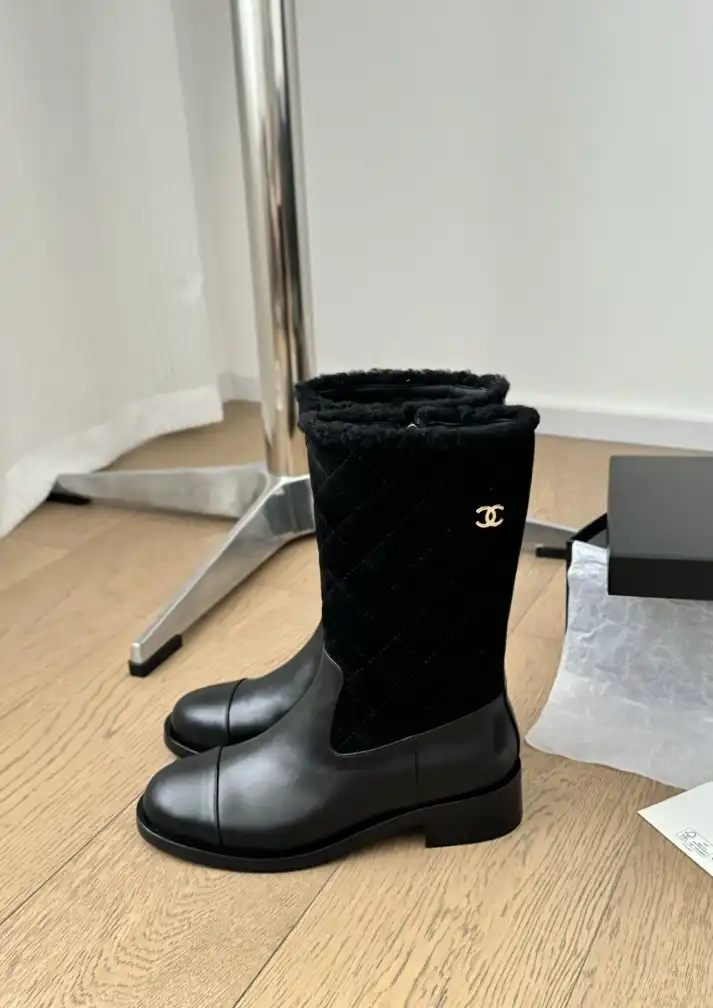 hype Chanel Boots