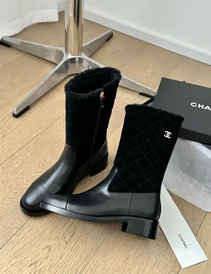 hype Chanel Boots