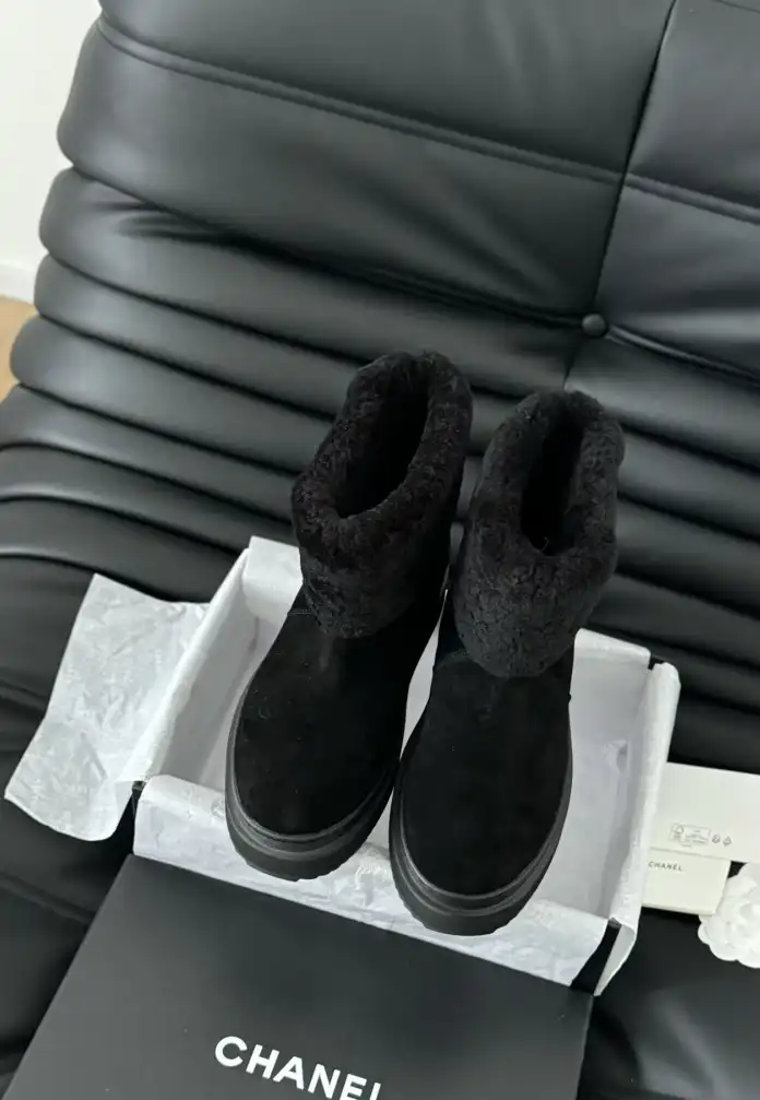 hype Chanel Boots