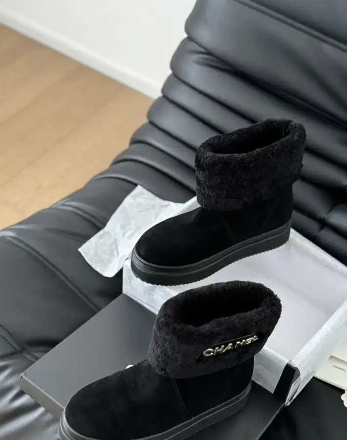 hype Chanel Boots