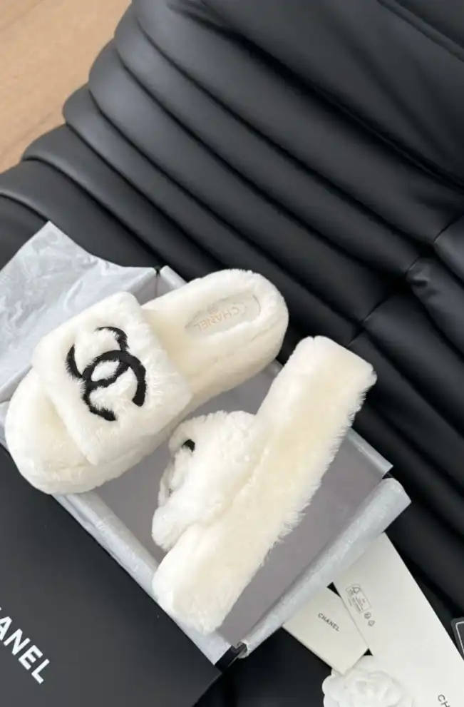 hype Chanel Slippers