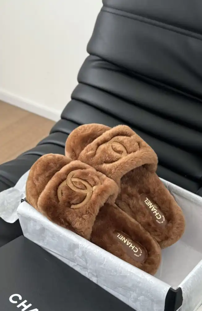 hype Chanel Slippers