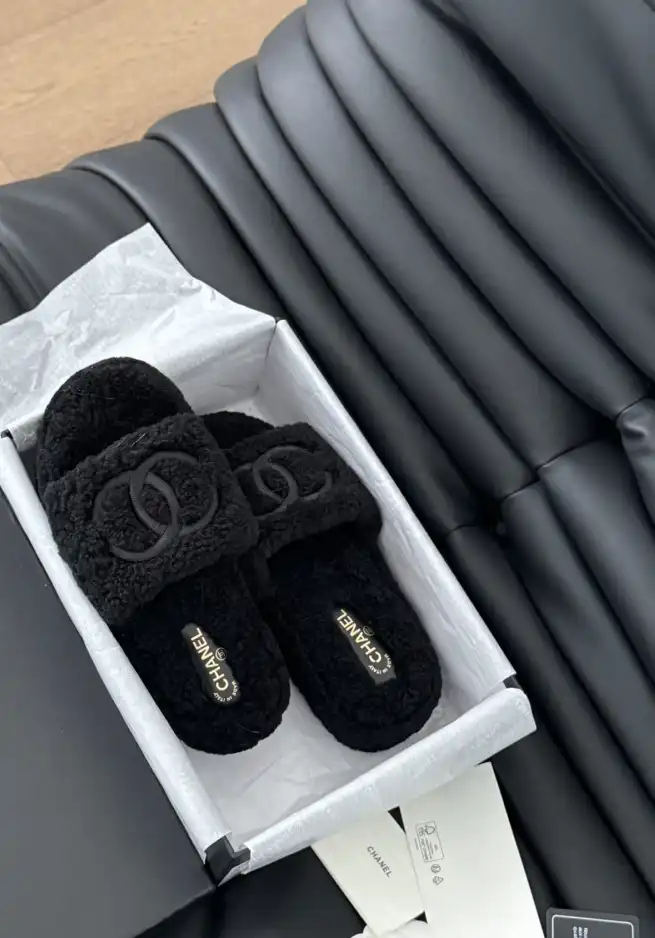 hype Chanel Slippers