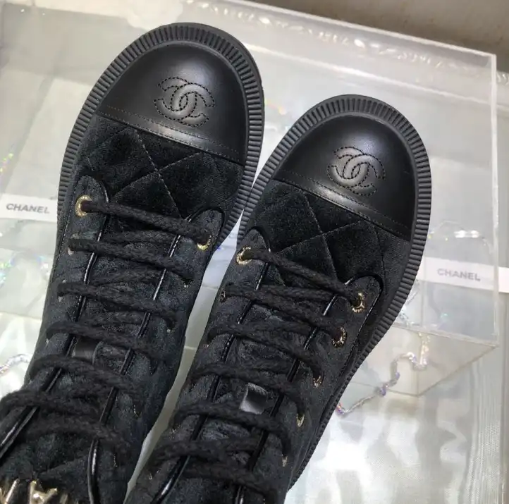 hype Chanel Boots