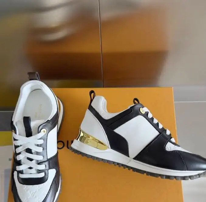 hype Louis Vuitton Sneakers