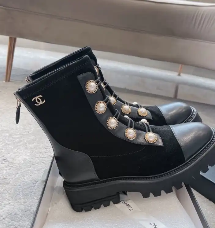 hype Chanel Boots