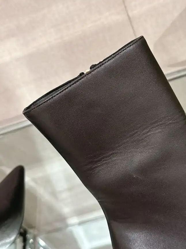 hype Gucci Boots