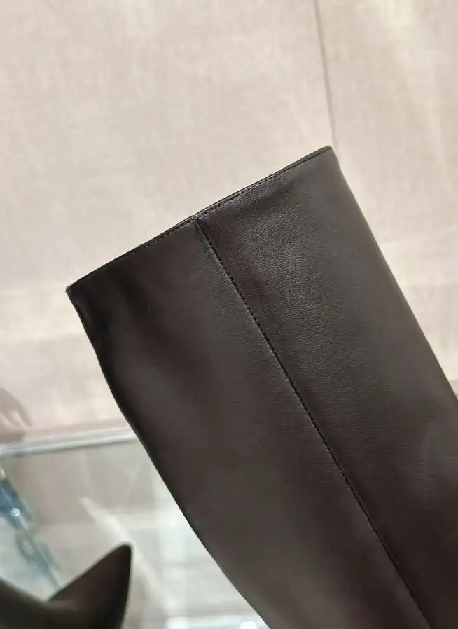 hype Gucci Boots