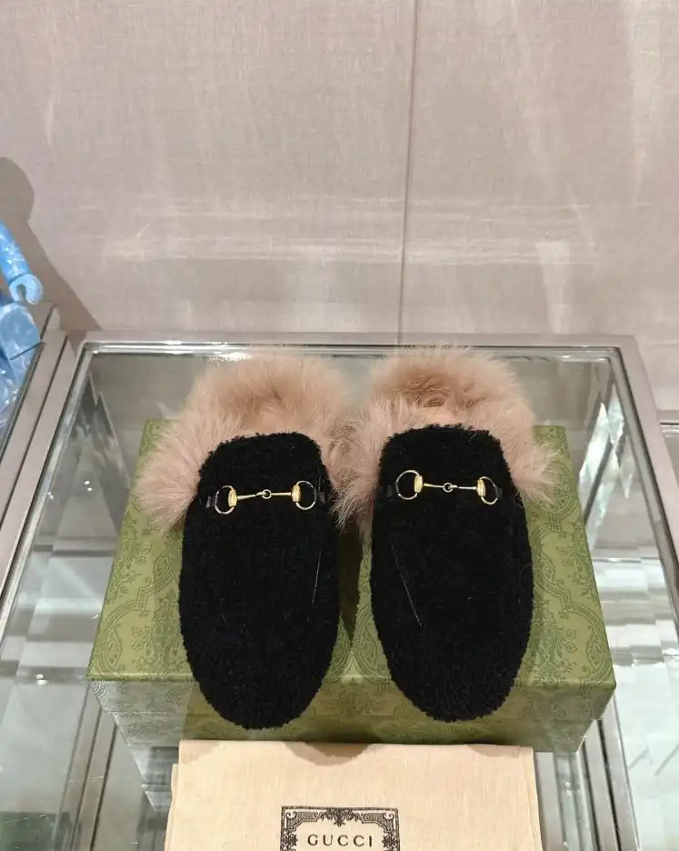 hype Gucci Slippers