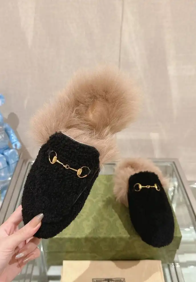 hype Gucci Slippers