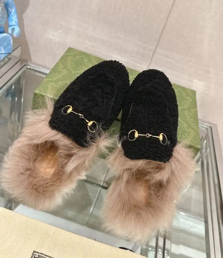 hype Gucci Slippers