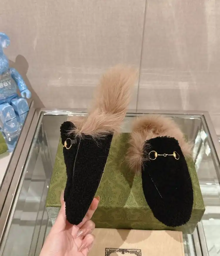 hype Gucci Slippers