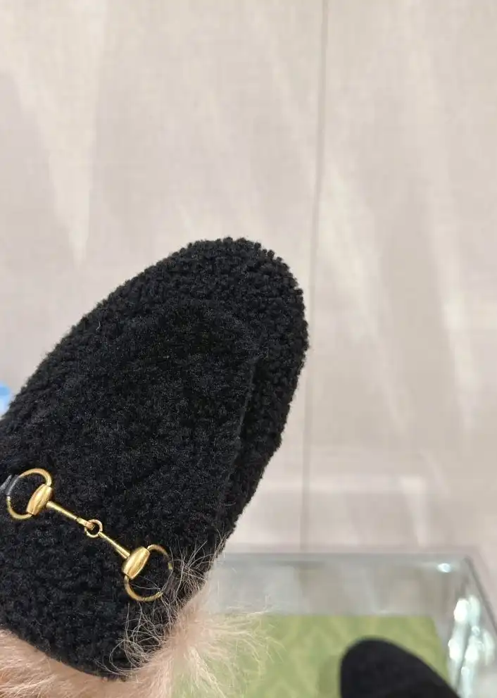 hype Gucci Slippers