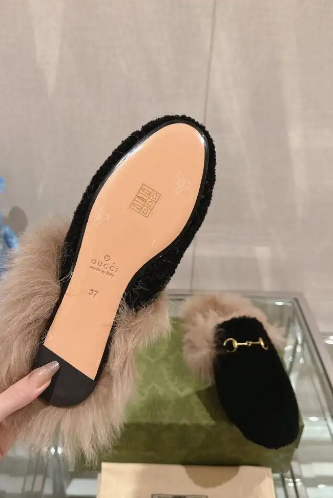 hype Gucci Slippers