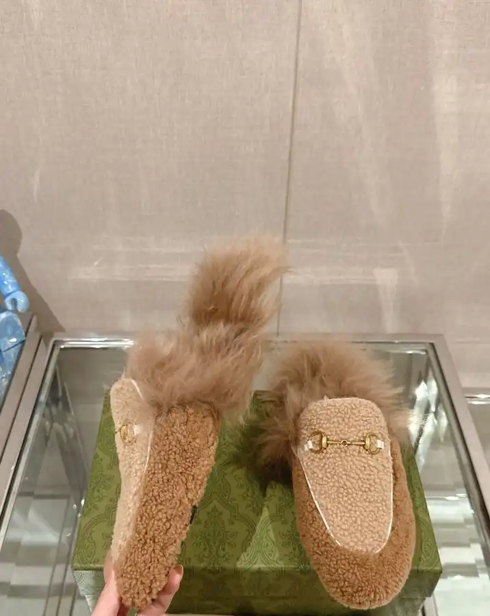 hype Gucci Slippers