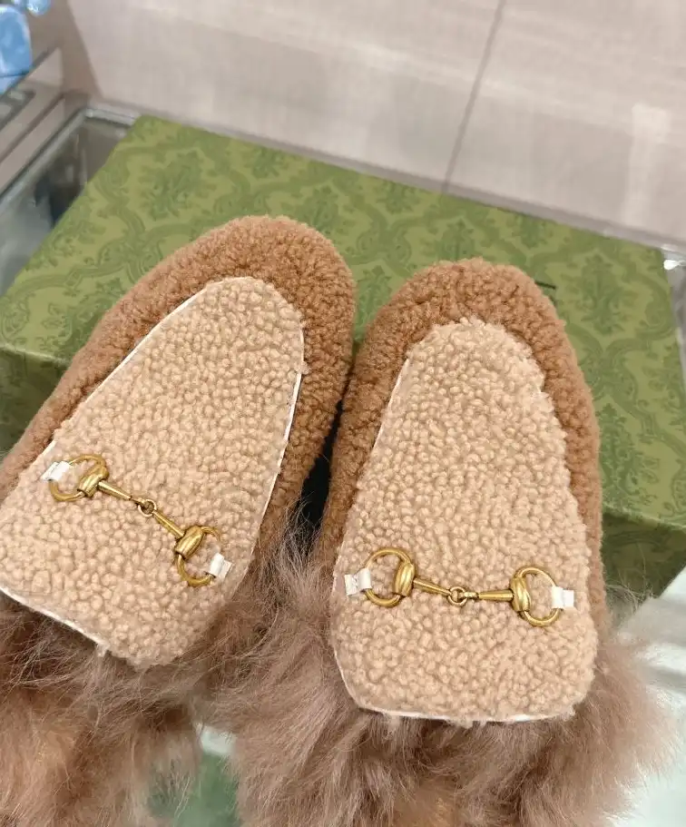 hype Gucci Slippers