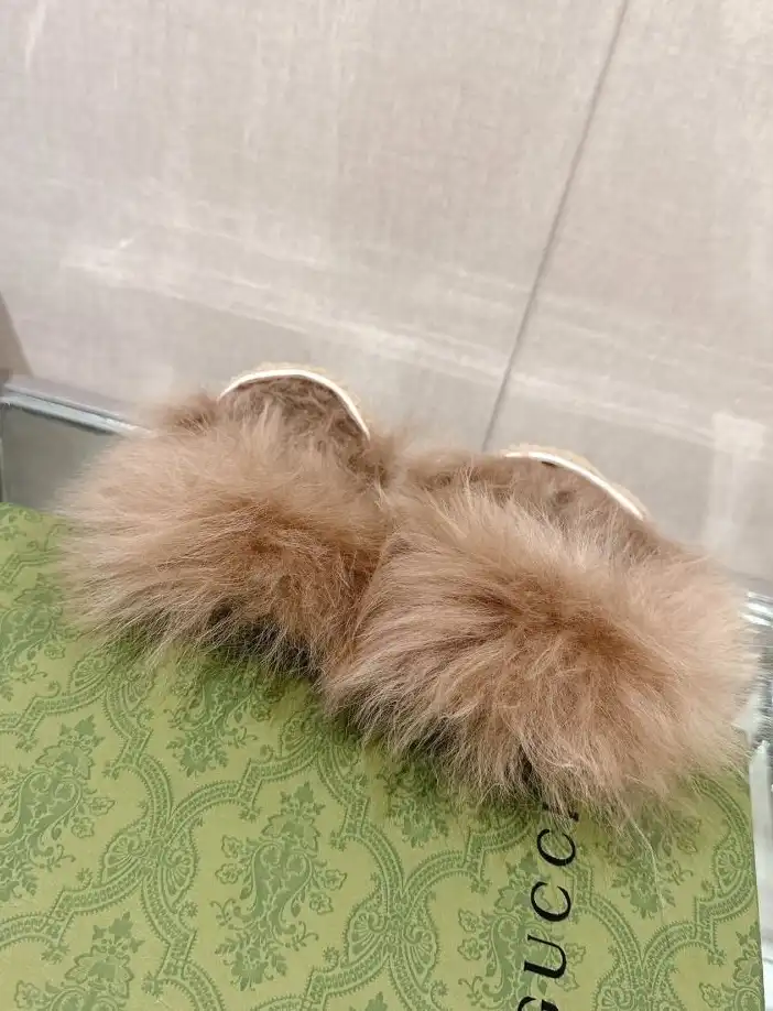 hype Gucci Slippers