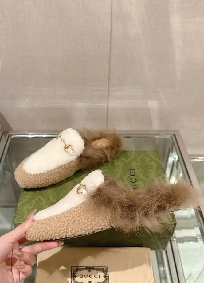 hype Gucci Slippers