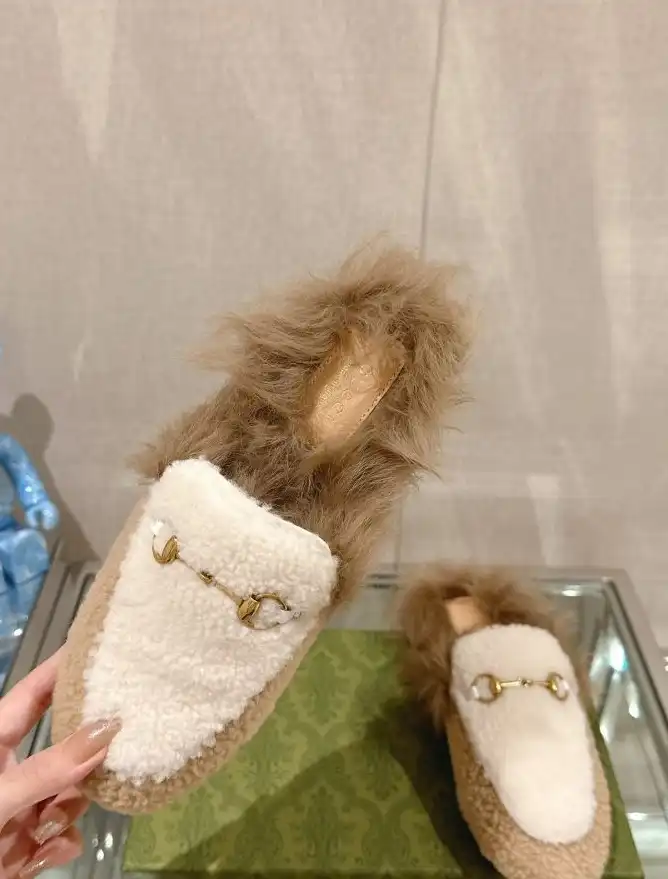 hype Gucci Slippers