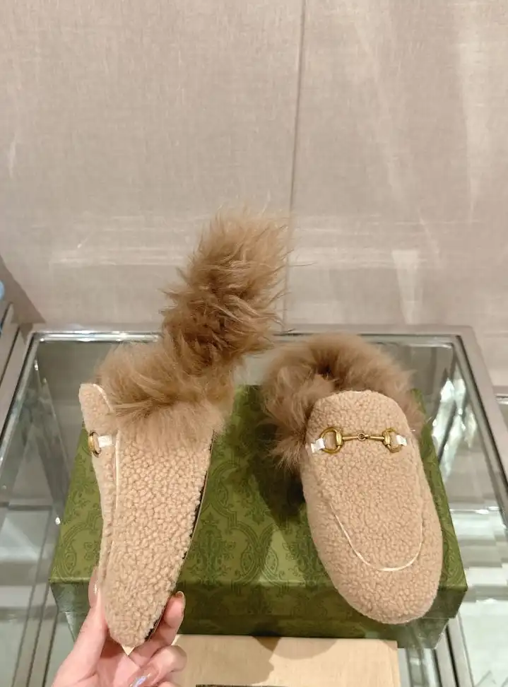 hype Gucci Slippers