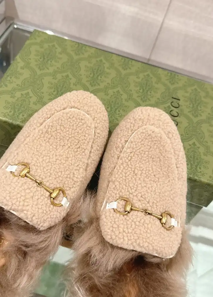 hype Gucci Slippers