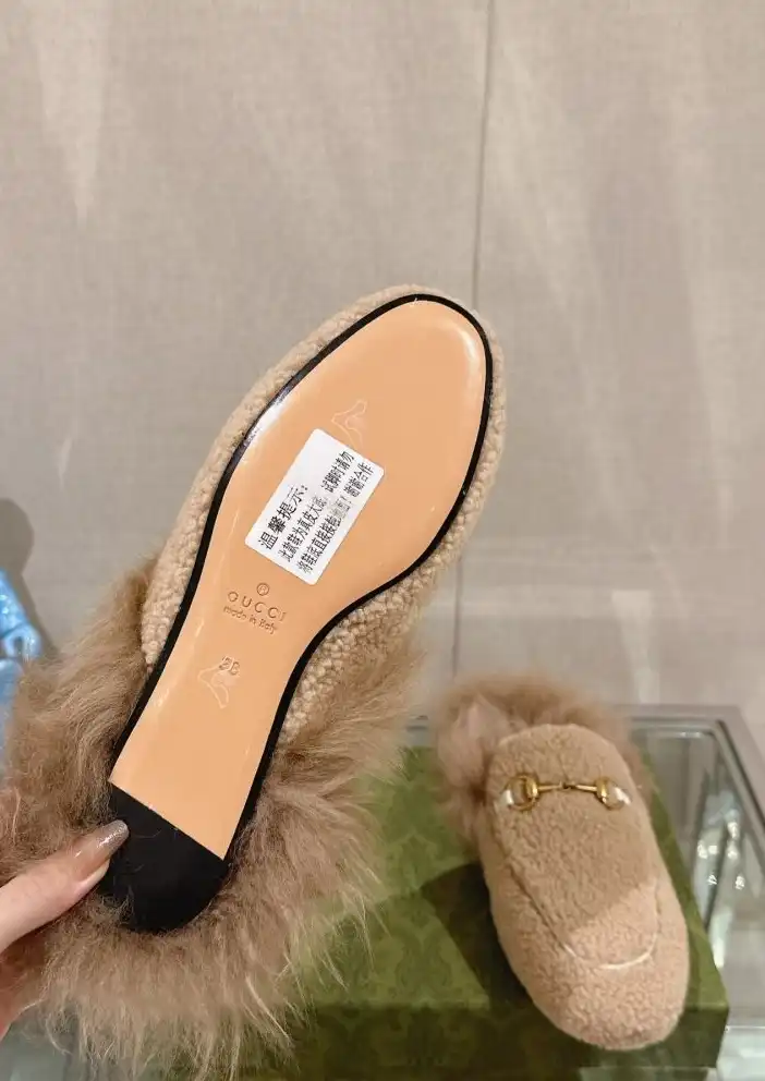 hype Gucci Slippers