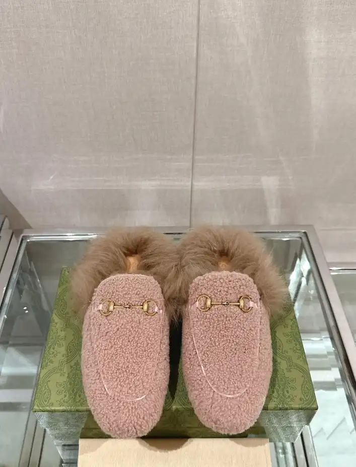 hype Gucci Slippers