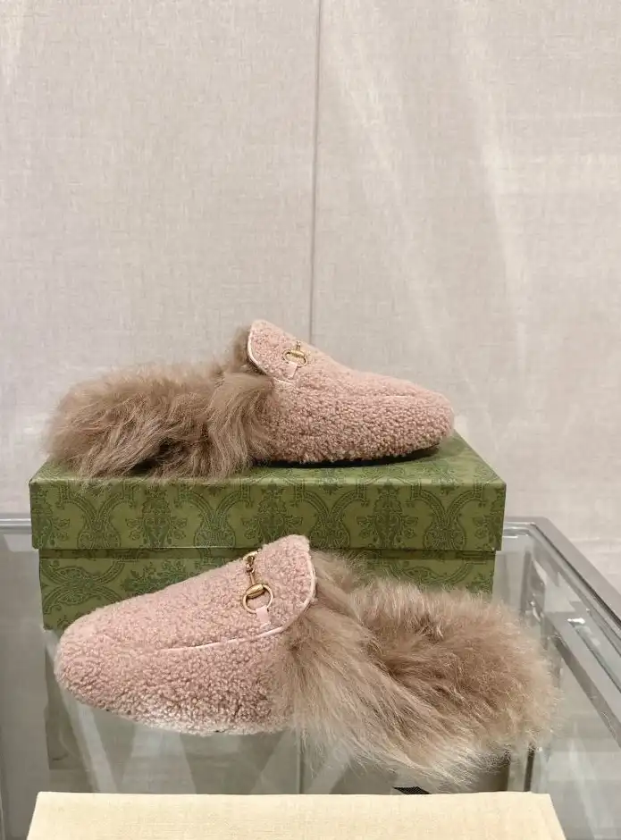 hype Gucci Slippers