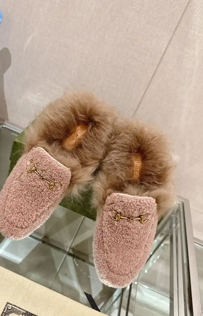 hype Gucci Slippers