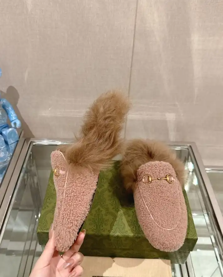 hype Gucci Slippers