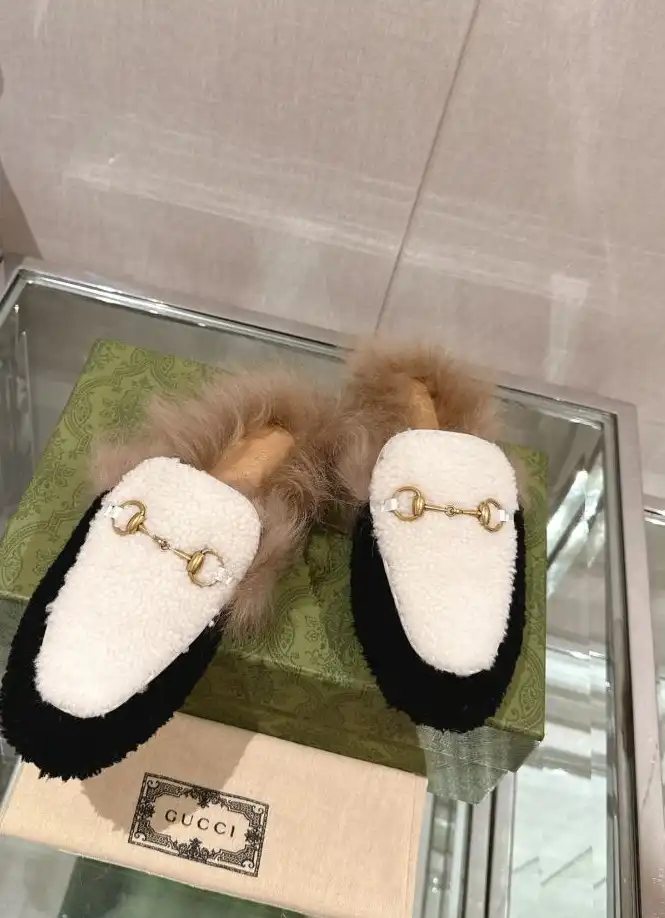 hype Gucci Slippers