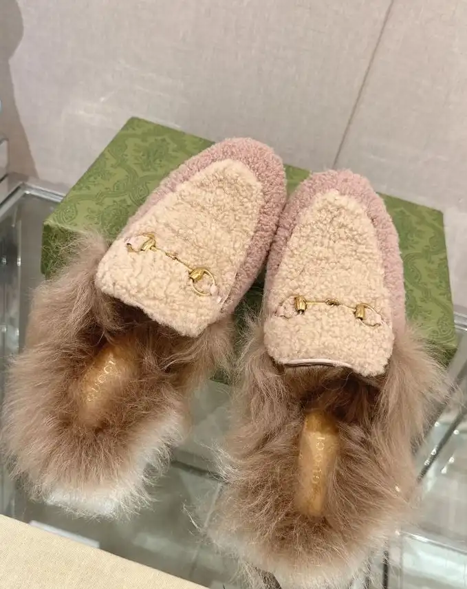 hype Gucci Slippers