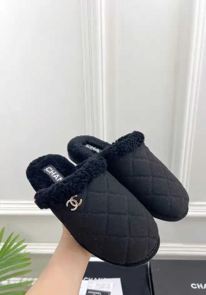 hype Chanel Slippers