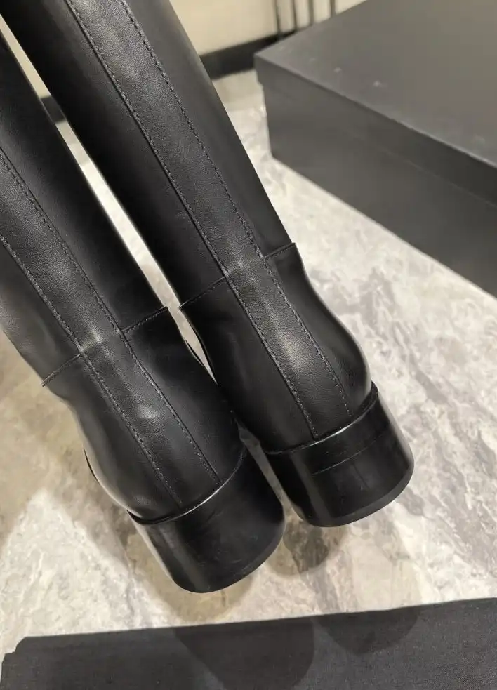 hype Chanel Boots