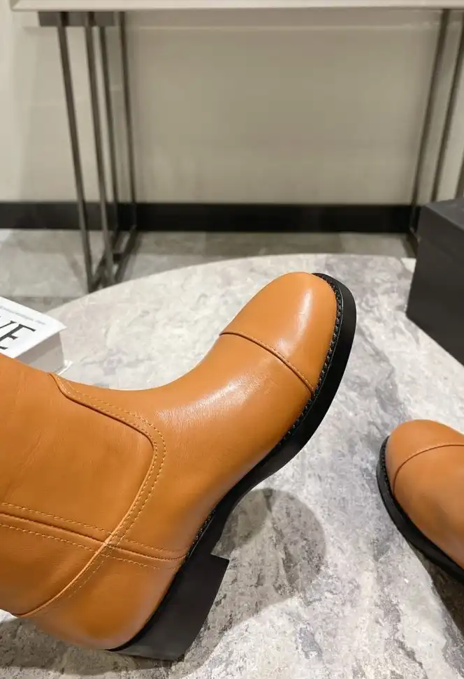 hype Chanel Boots