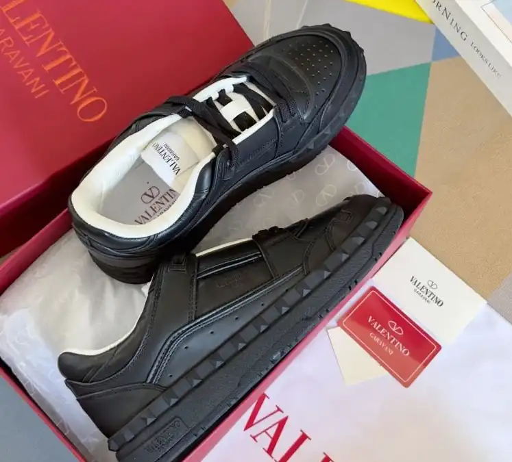 hype Valentino Sneakers