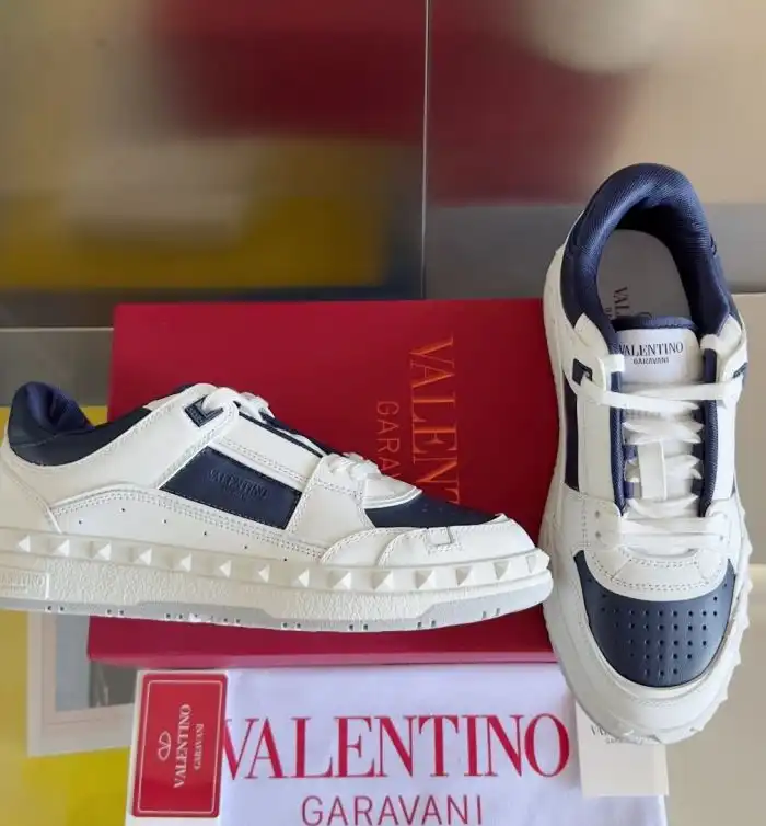 hype Valentino Sneakers