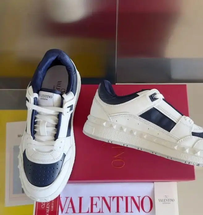 hype Valentino Sneakers