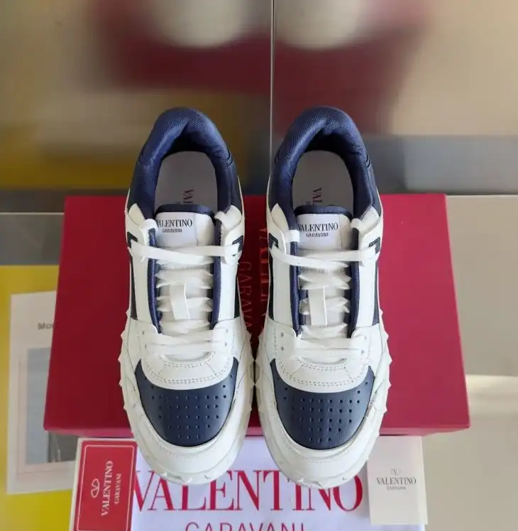 hype Valentino Sneakers