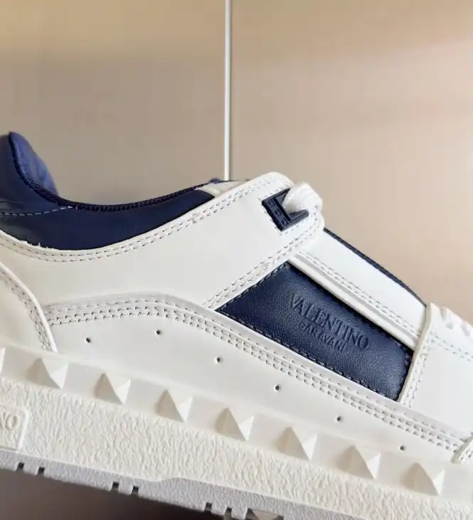 hype Valentino Sneakers