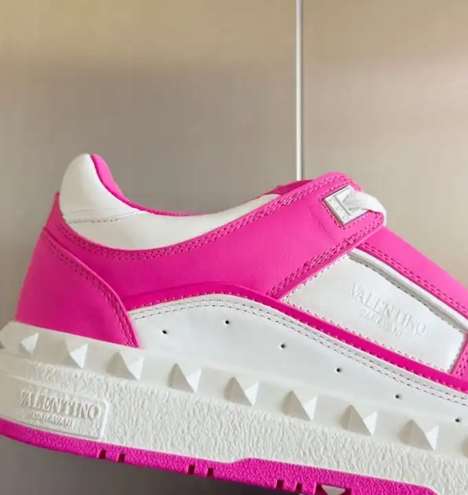 hype Valentino Sneakers