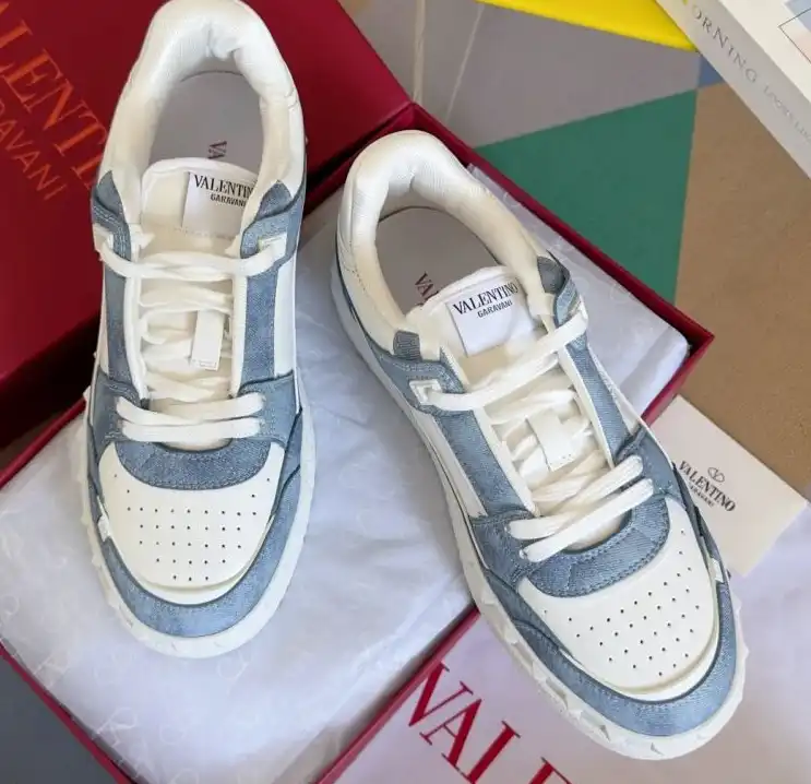 hype Valentino Sneakers