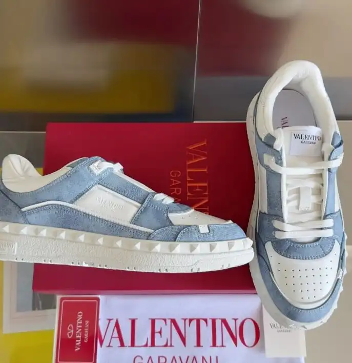 hype Valentino Sneakers