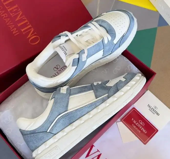 hype Valentino Sneakers