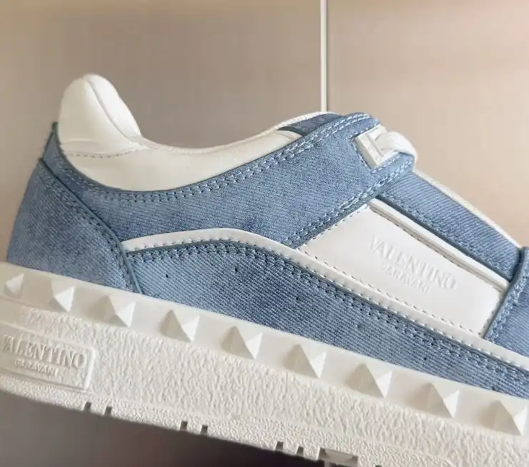 hype Valentino Sneakers