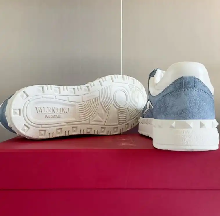 hype Valentino Sneakers