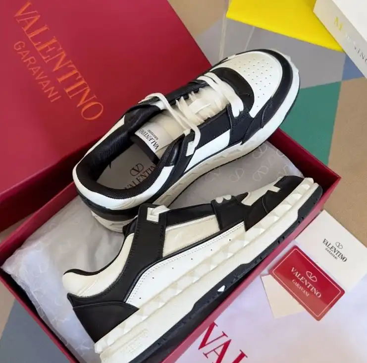 hype Valentino Sneakers