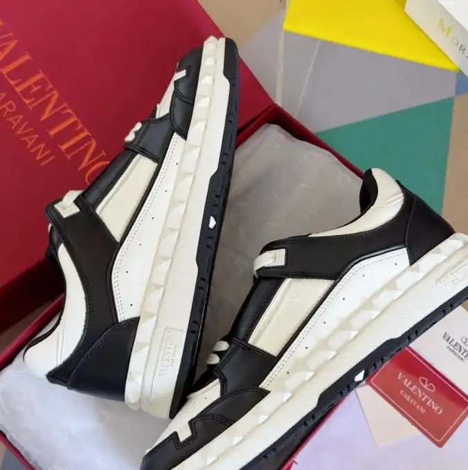 hype Valentino Sneakers