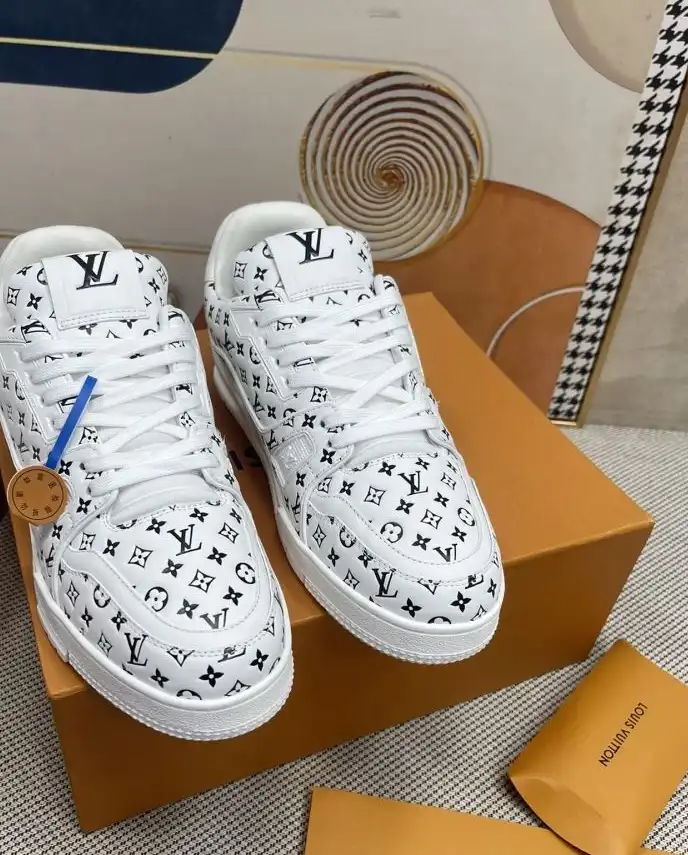 hype Louis Vuitton Sneakers